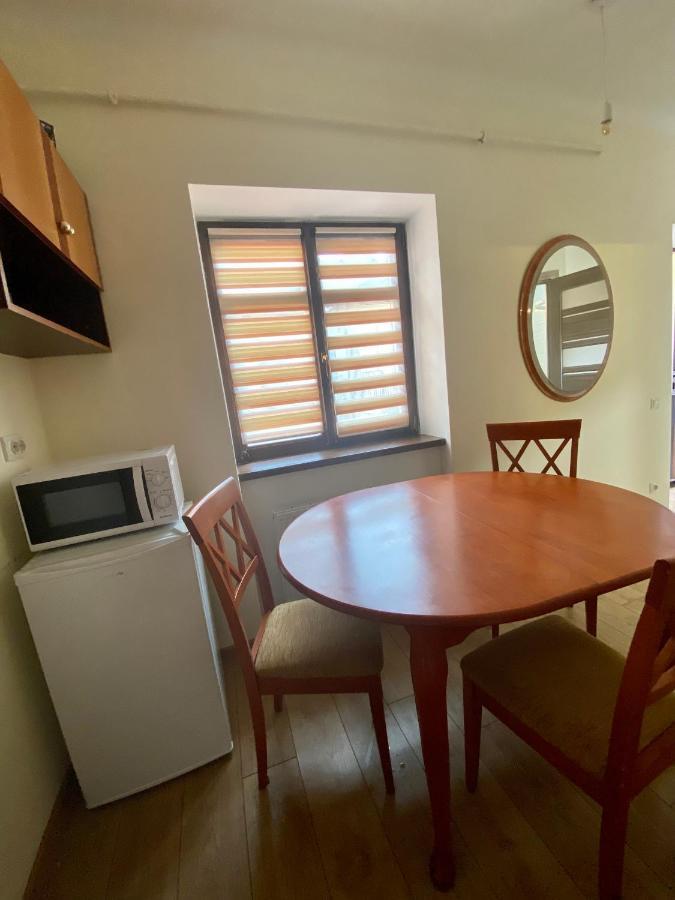 Yaroslav Osmomysl Square Apartments Lviv Luaran gambar