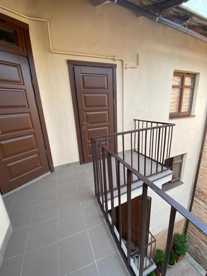 Yaroslav Osmomysl Square Apartments Lviv Luaran gambar
