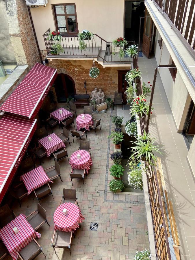 Yaroslav Osmomysl Square Apartments Lviv Luaran gambar